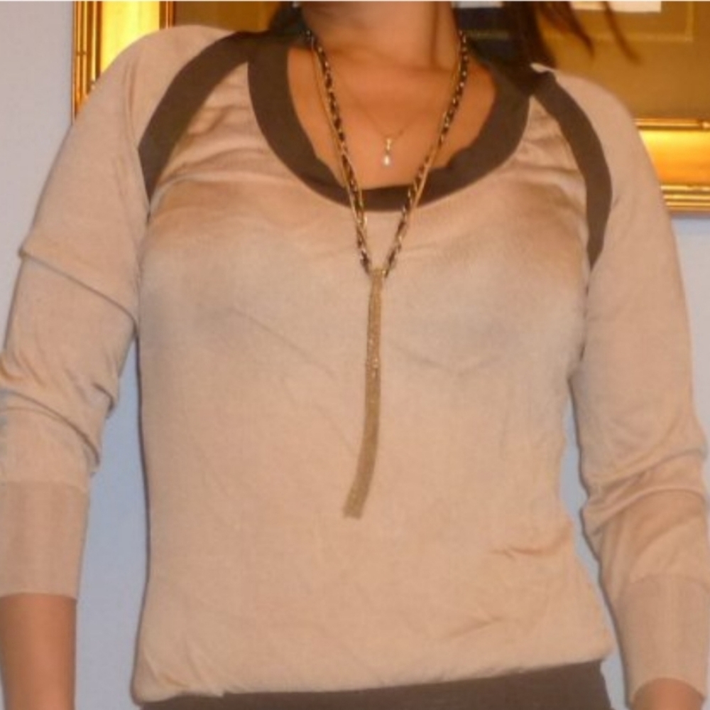 Escada lightweight classic contrast top